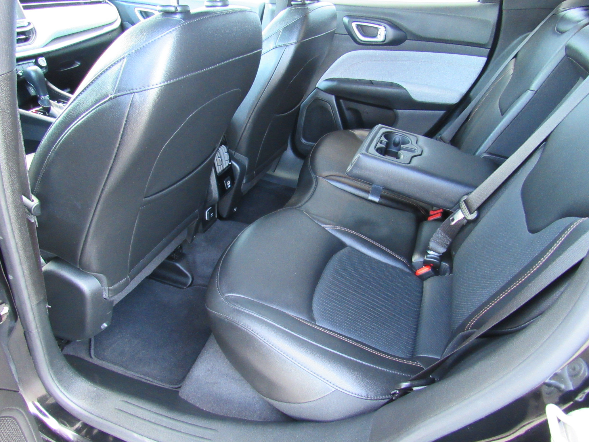 Used 2023 Jeep Compass Latitude image 44