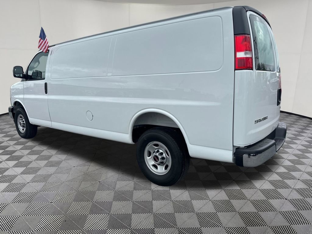 New 2026 GMC Savana 2500 Extended RWD image 3