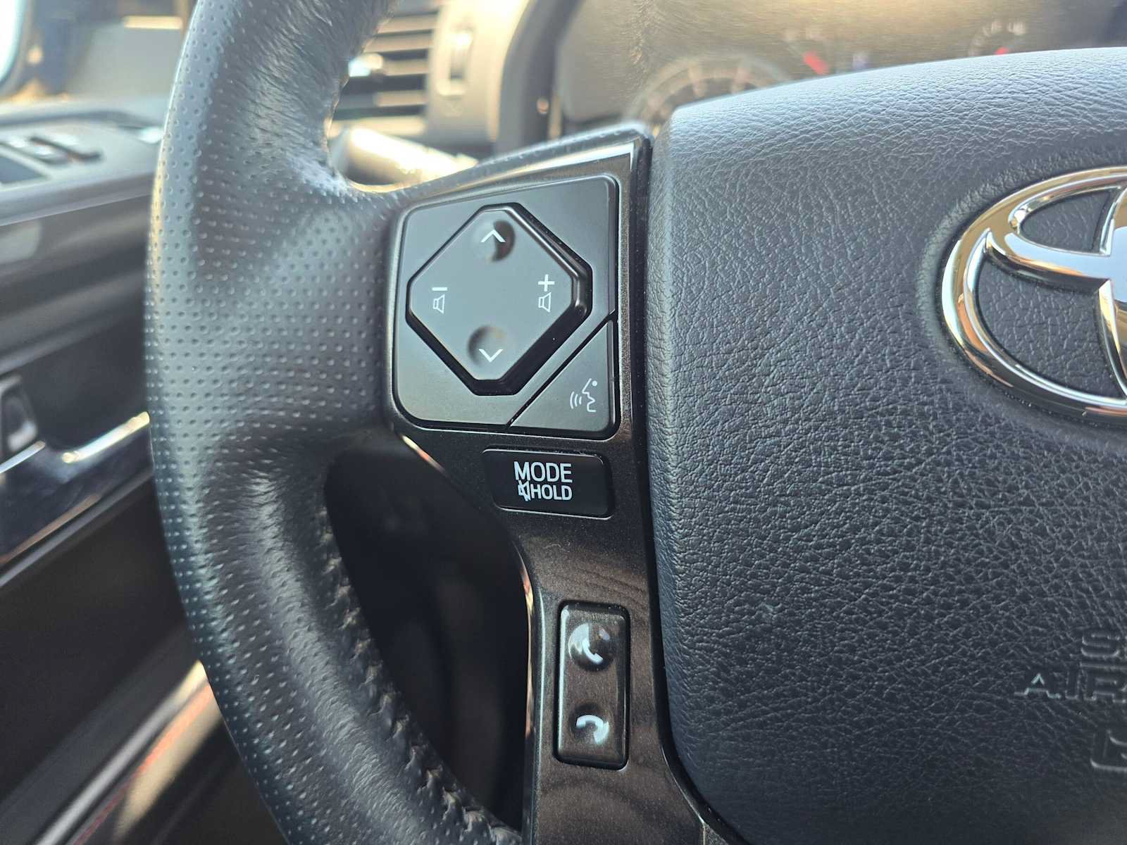 Used 2024 Toyota 4Runner TRD Off-Road Premium w/ Moonroof Package AWD/4WD image 33