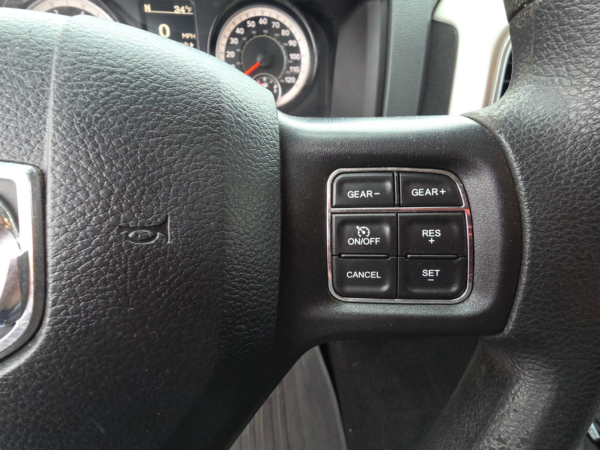 Used 2018 RAM 1500 Classic SLT image 20