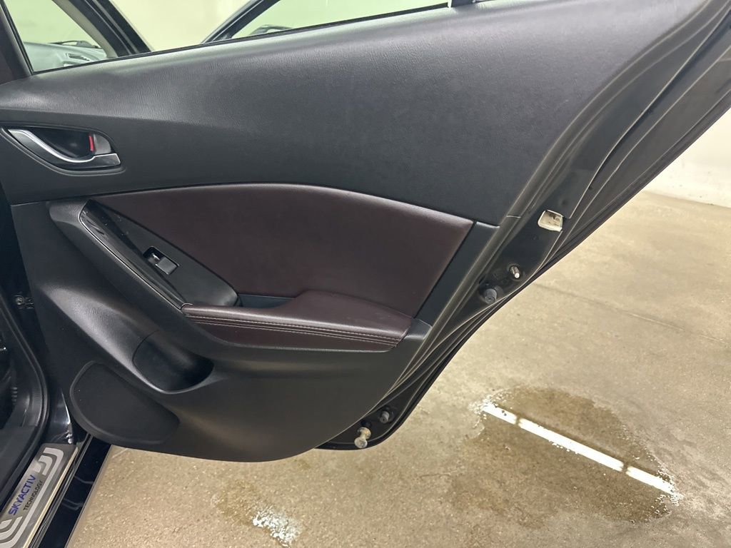 Used 2017 MAZDA MAZDA3 Touring image 23