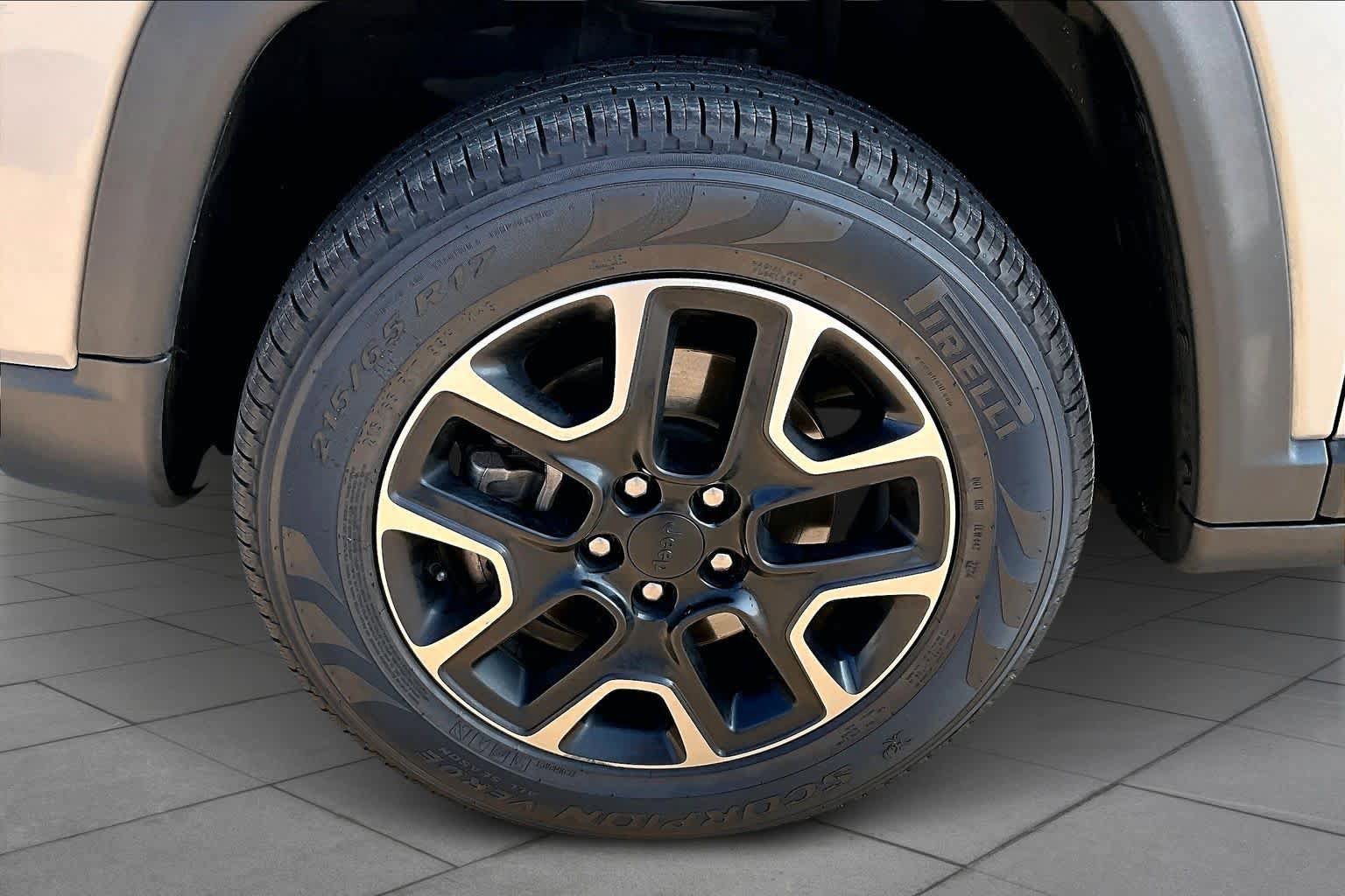 Used 2021 Jeep Compass Trailhawk image 10