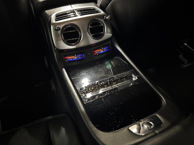 Used 2014 Rolls-Royce Wraith image 48