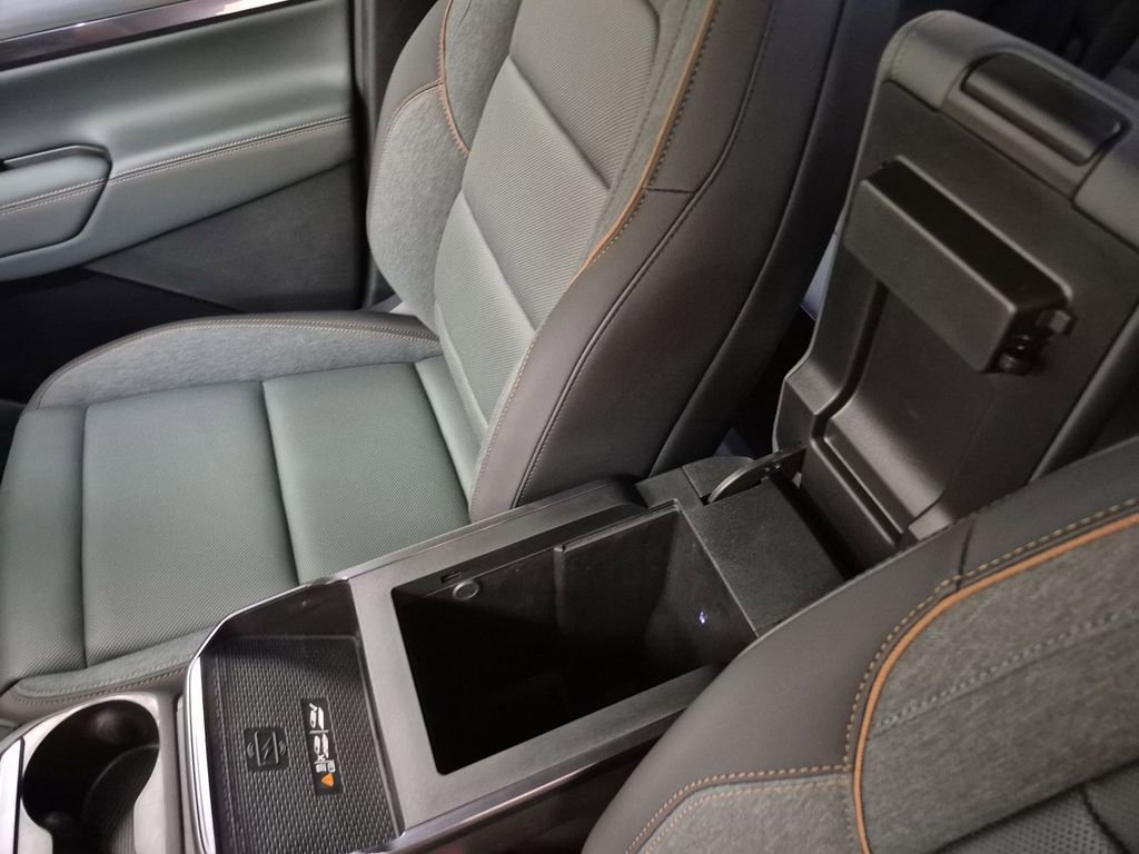 New 2026 GMC Terrain AT4 w/ Convenience Package III AWD/4WD image 36