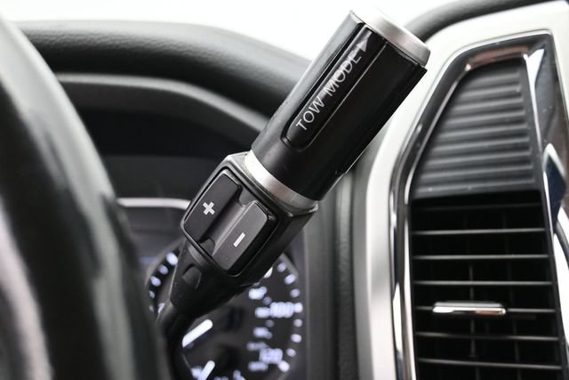 Used 2020 Nissan Titan SV w/ SV Convenience Package AWD/4WD image 24