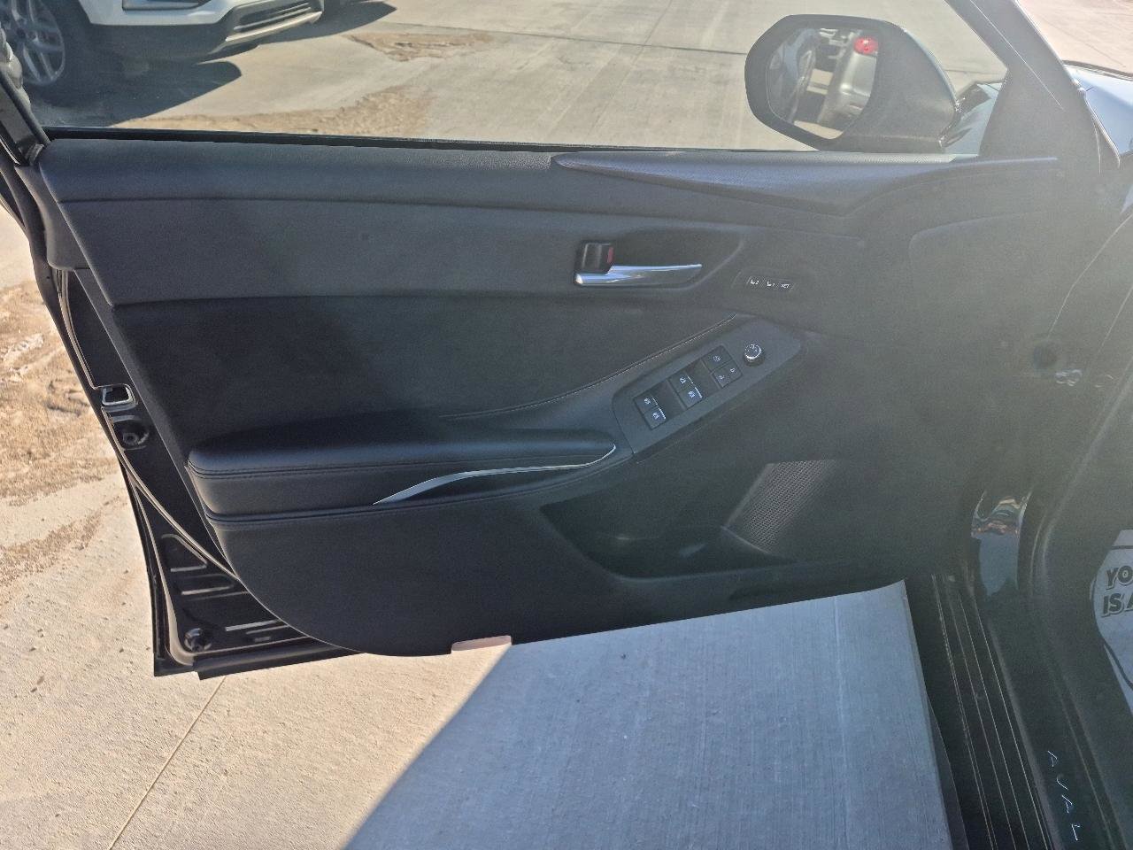 Used 2022 Toyota Avalon Touring w/ Advanced Safety Package FWD image 13