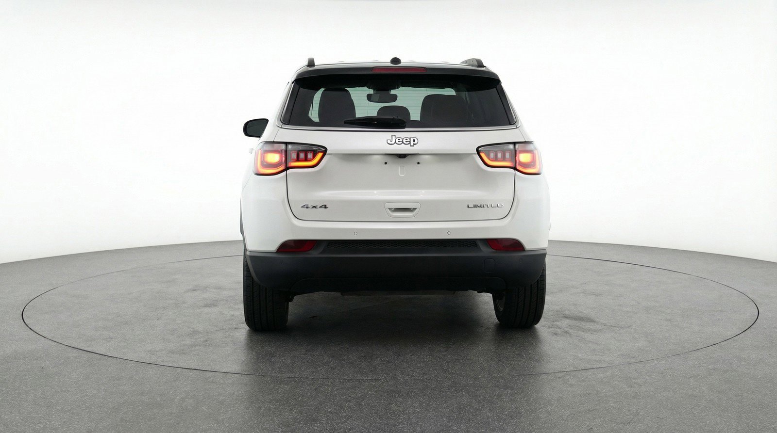 Used 2025 Jeep Compass Limited image 7