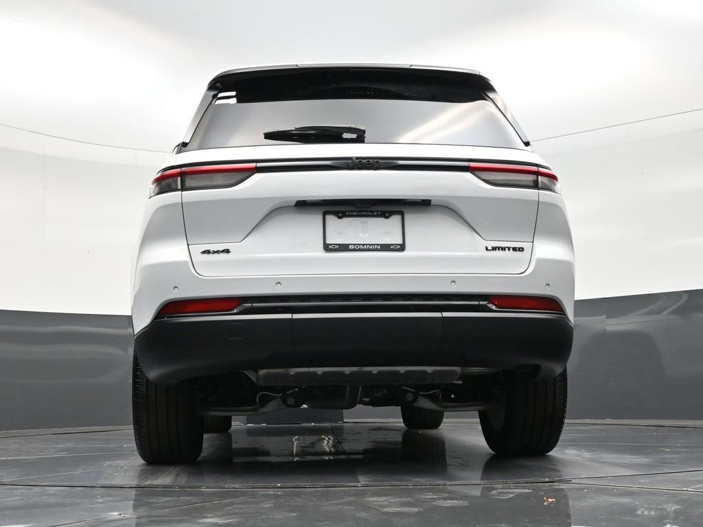 Used 2025 Jeep Grand Cherokee Limited w/ Black Appearance Package image 24