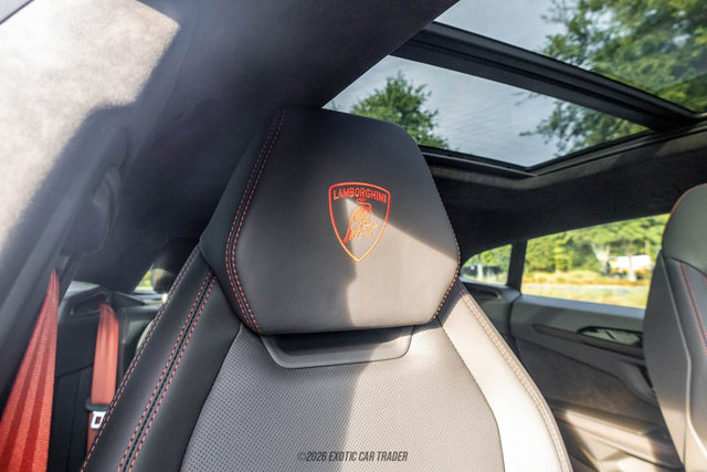 Used 2024 Lamborghini Urus S AWD/4WD image 35
