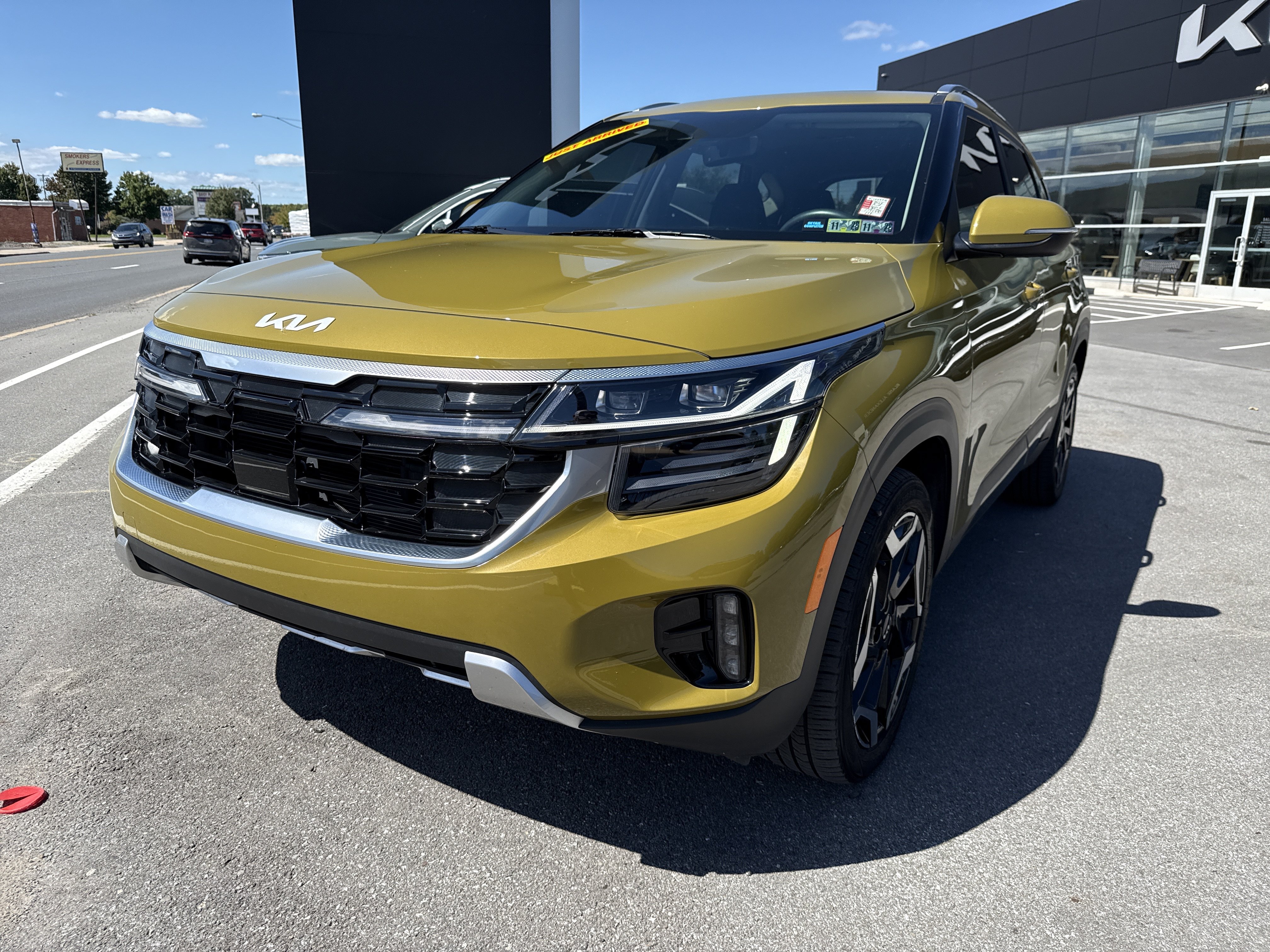 Certified 2024 Kia Seltos SX w/ SX Sunroof Package AWD/4WD image 8