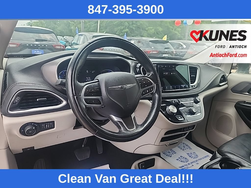 Used 2022 Chrysler Pacifica Touring-L w/ Uconnect Theater Family Group FWD image 20