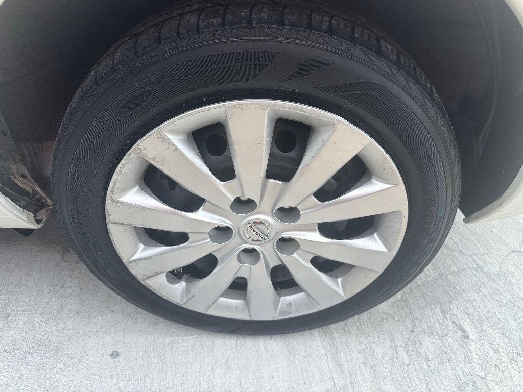 Used 2015 Nissan Leaf S w/ Charge Package FWD image 9