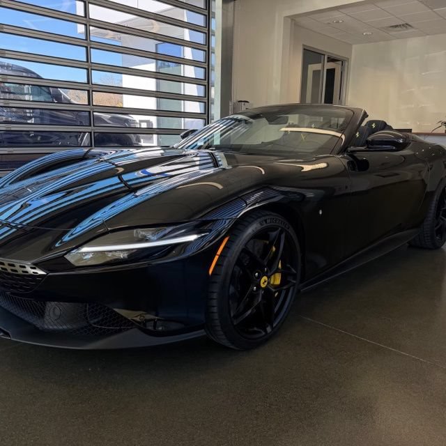 Used 2025 Ferrari Roma Spider RWD image 3