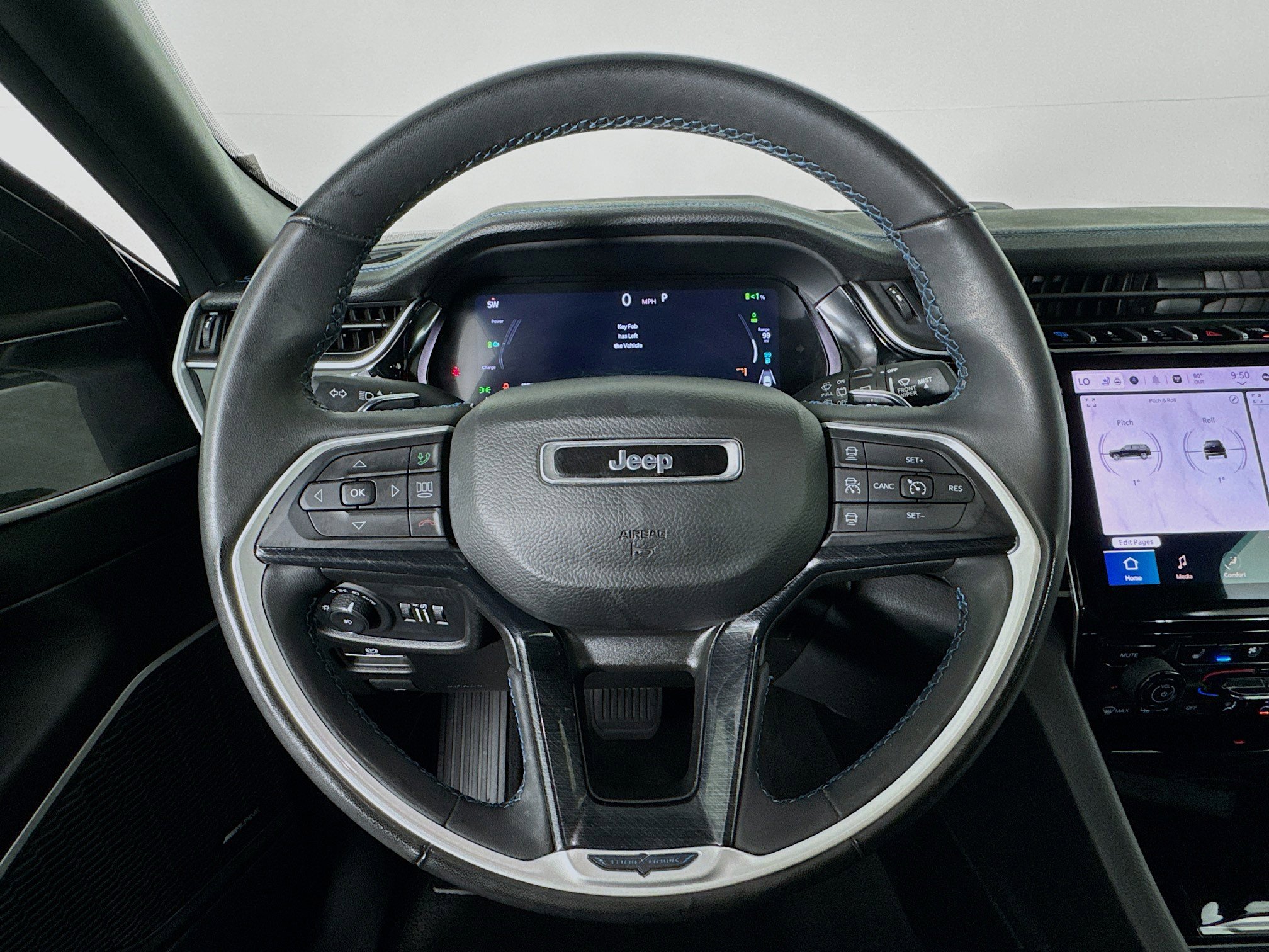 Used 2023 Jeep Grand Cherokee Trailhawk w/ Luxury Tech Group III image 11