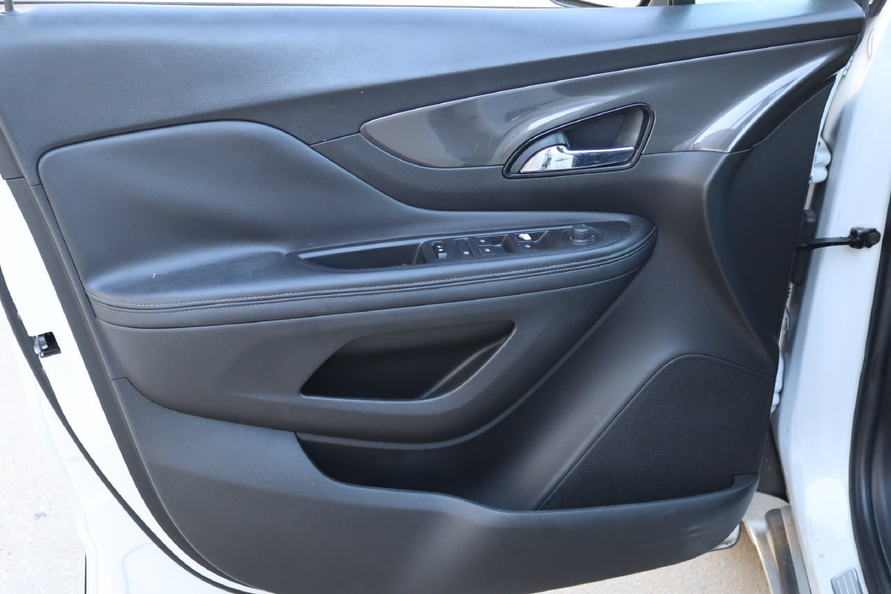 Used 2018 Buick Encore Sport Touring FWD image 18