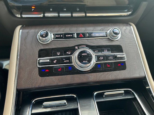 Used 2023 Lincoln Aviator Reserve w/ Equipment Group 201A image 19