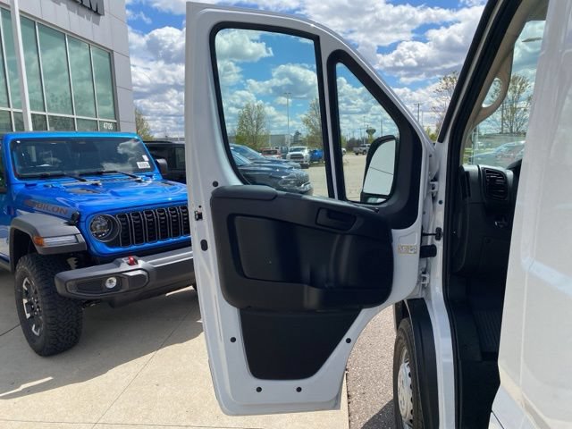 New 2026 RAM ProMaster 2500 w/ Convenience Group FWD image 9