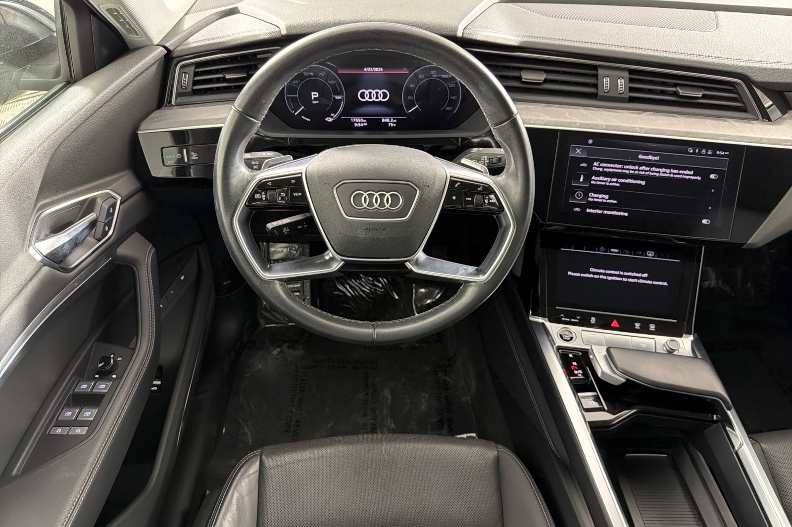 Used 2023 Audi e-tron Premium Plus w/ Premium Plus Package AWD/4WD image 13