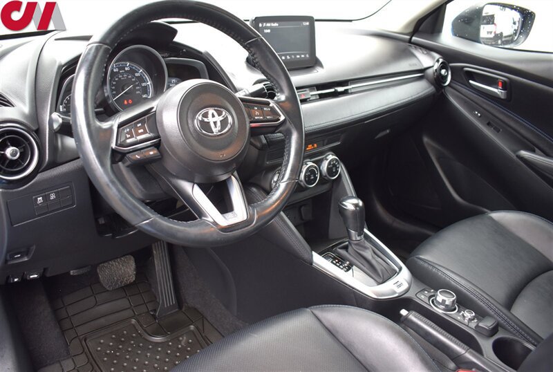 Used 2019 Toyota Yaris XLE FWD image 3