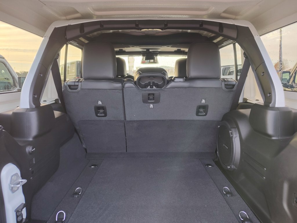 New 2026 Jeep Wrangler Unlimited Rubicon w/ Safety Group image 33