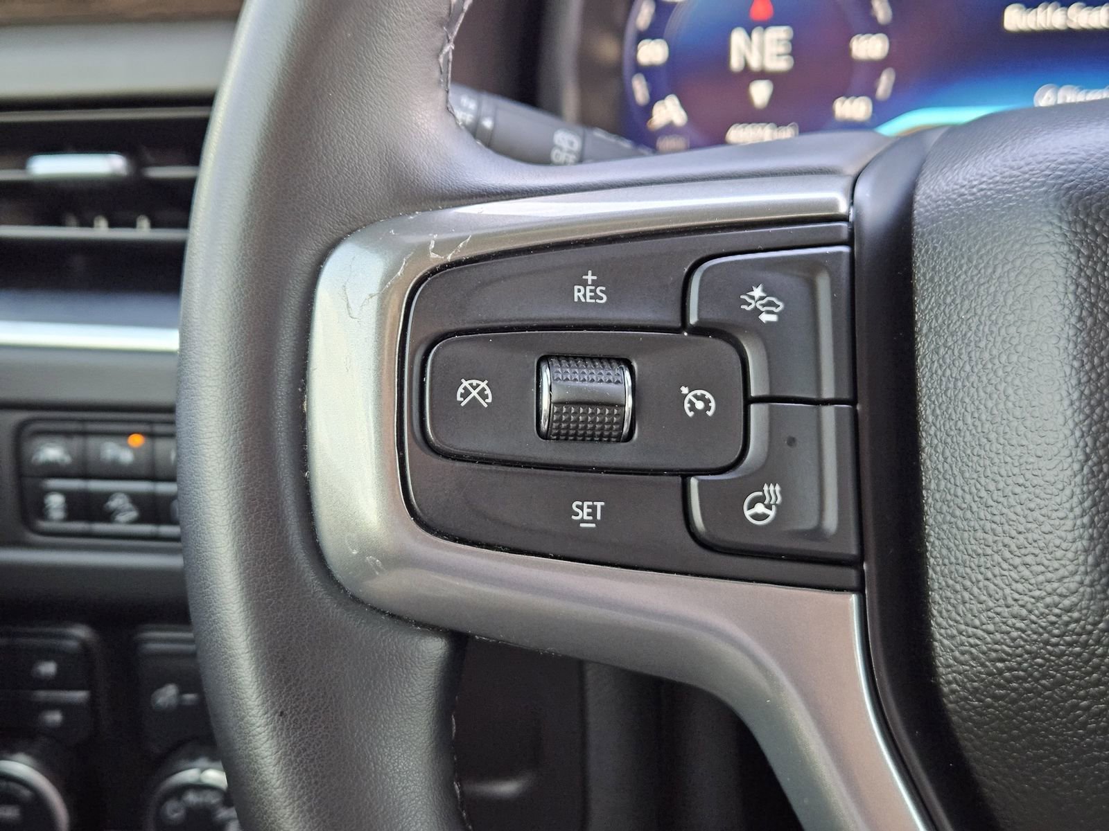 Certified 2023 Chevrolet Tahoe Z71 w/ Luxury Package AWD/4WD image 24