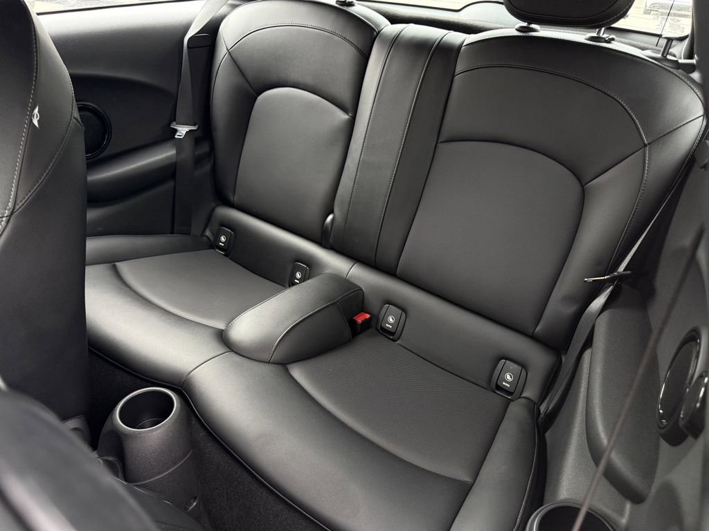 Used 2016 MINI Cooper 2-Door Hardtop FWD image 27