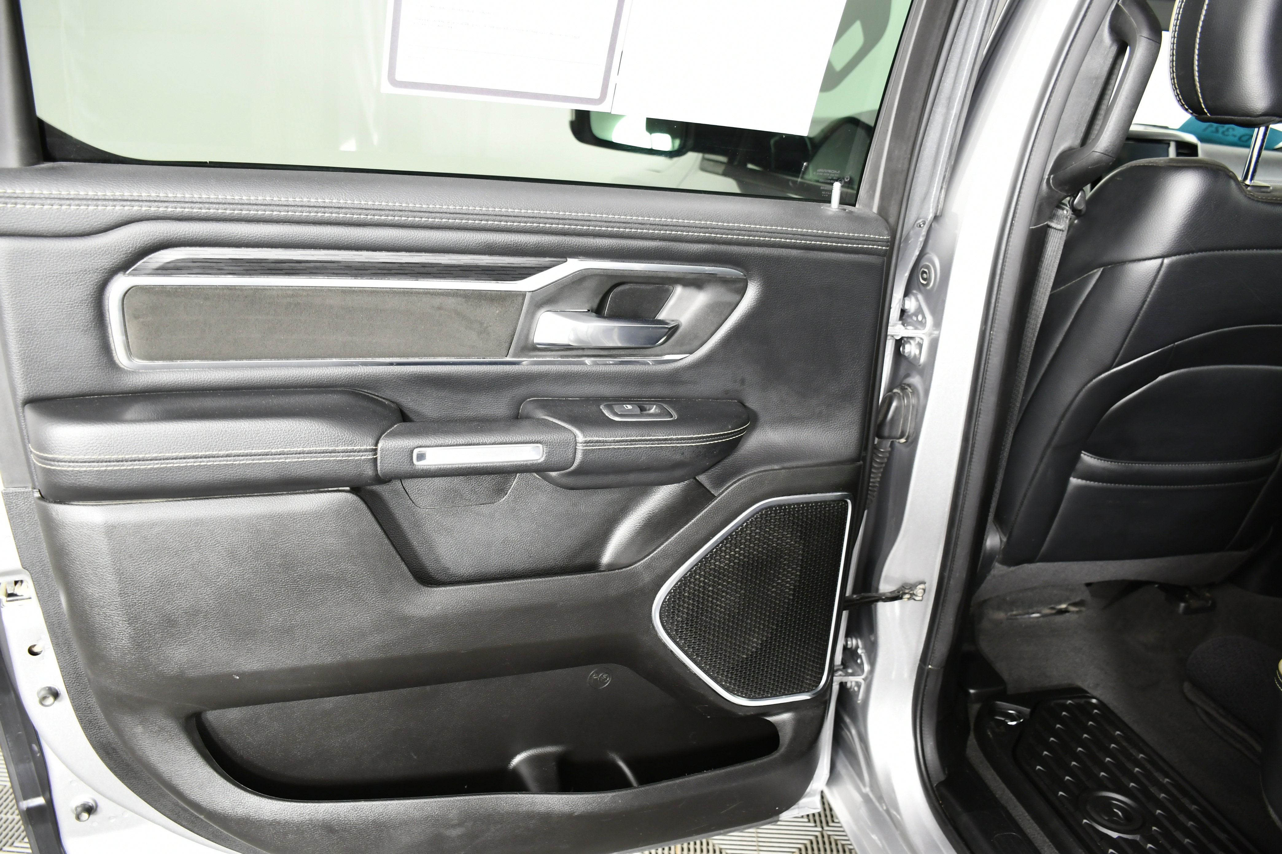 Used 2024 RAM 1500 Laramie image 48