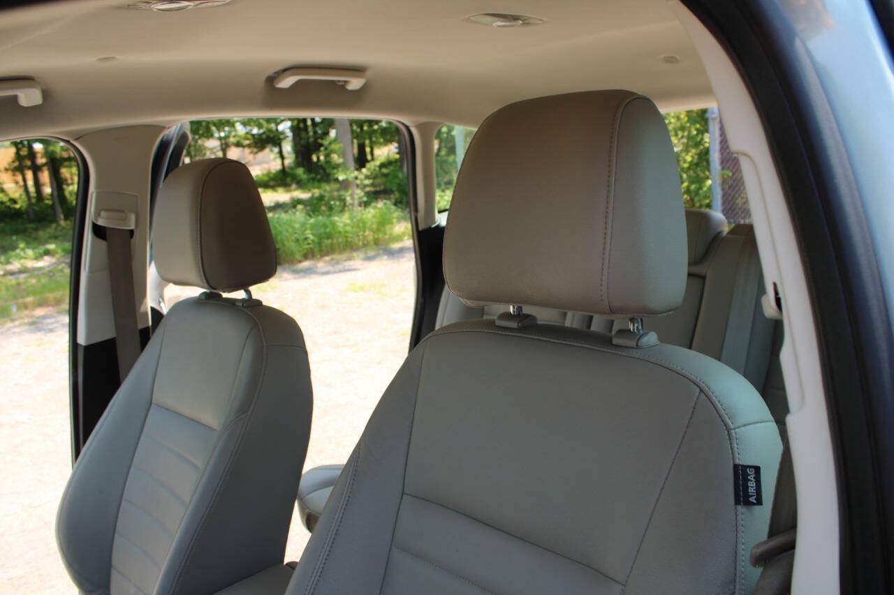 Used 2013 Ford C-MAX SEL FWD image 32