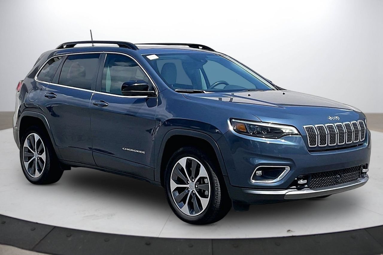 Certified 2022 Jeep Cherokee Limited w/ Elite Package AWD/4WD image 2