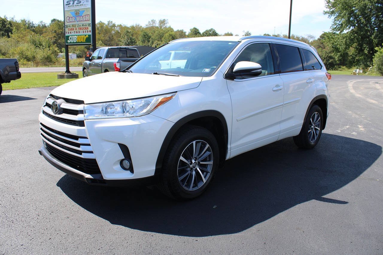 Used 2018 Toyota Highlander XLE AWD/4WD image 2