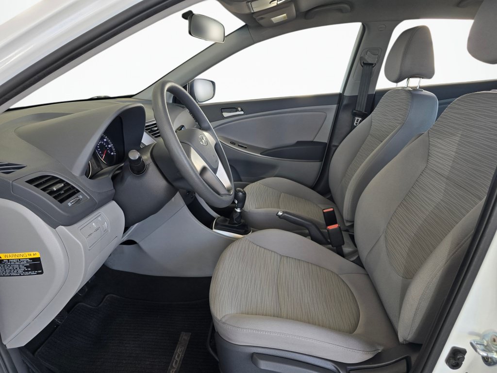 Used 2016 Hyundai Accent SE FWD image 17