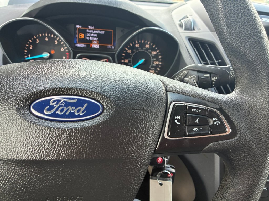 Used 2017 Ford Escape SE w/ Equipment Group 201A FWD image 12