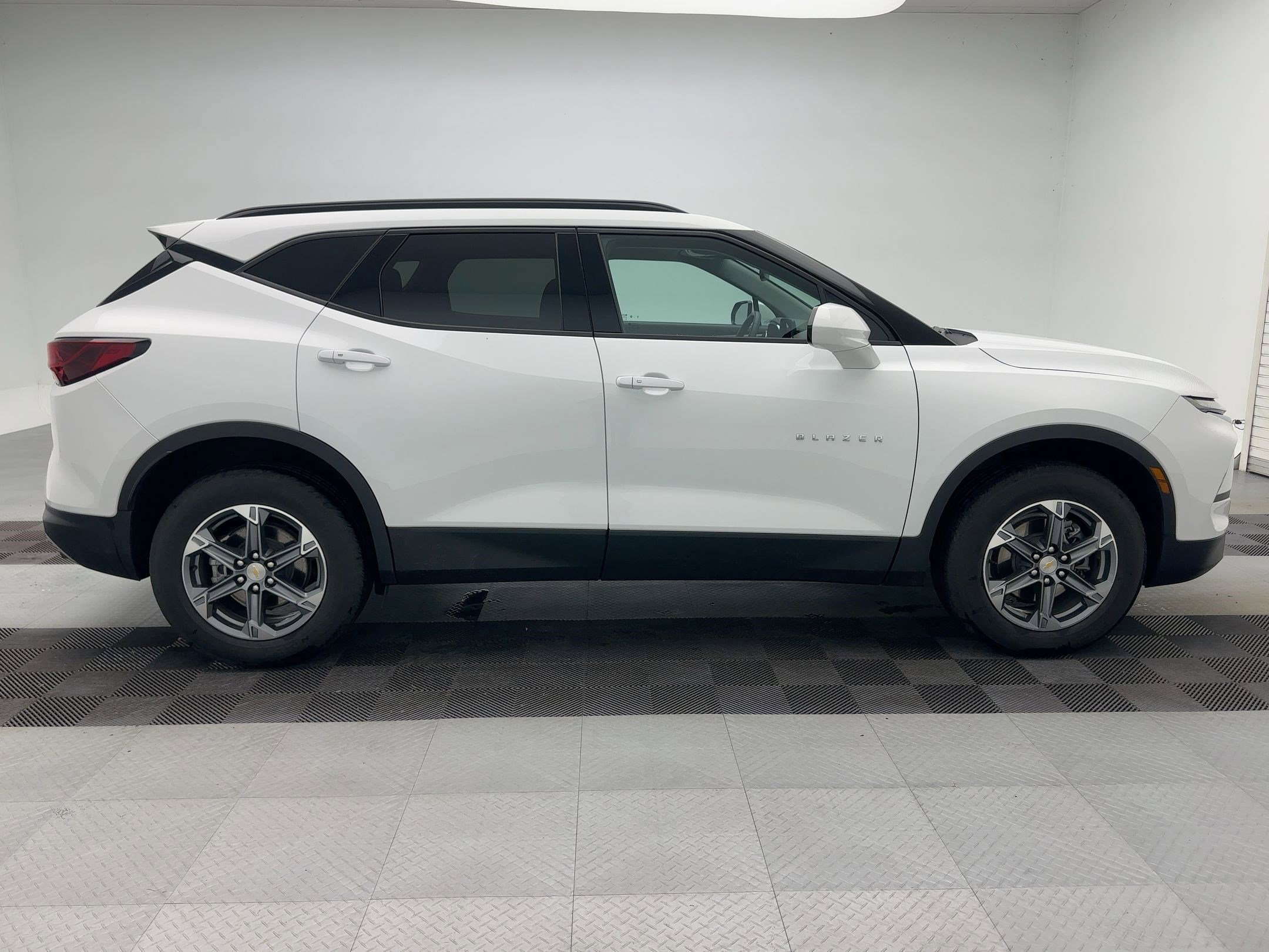 Certified 2024 Chevrolet Blazer LT w/ Convenience Package image 8