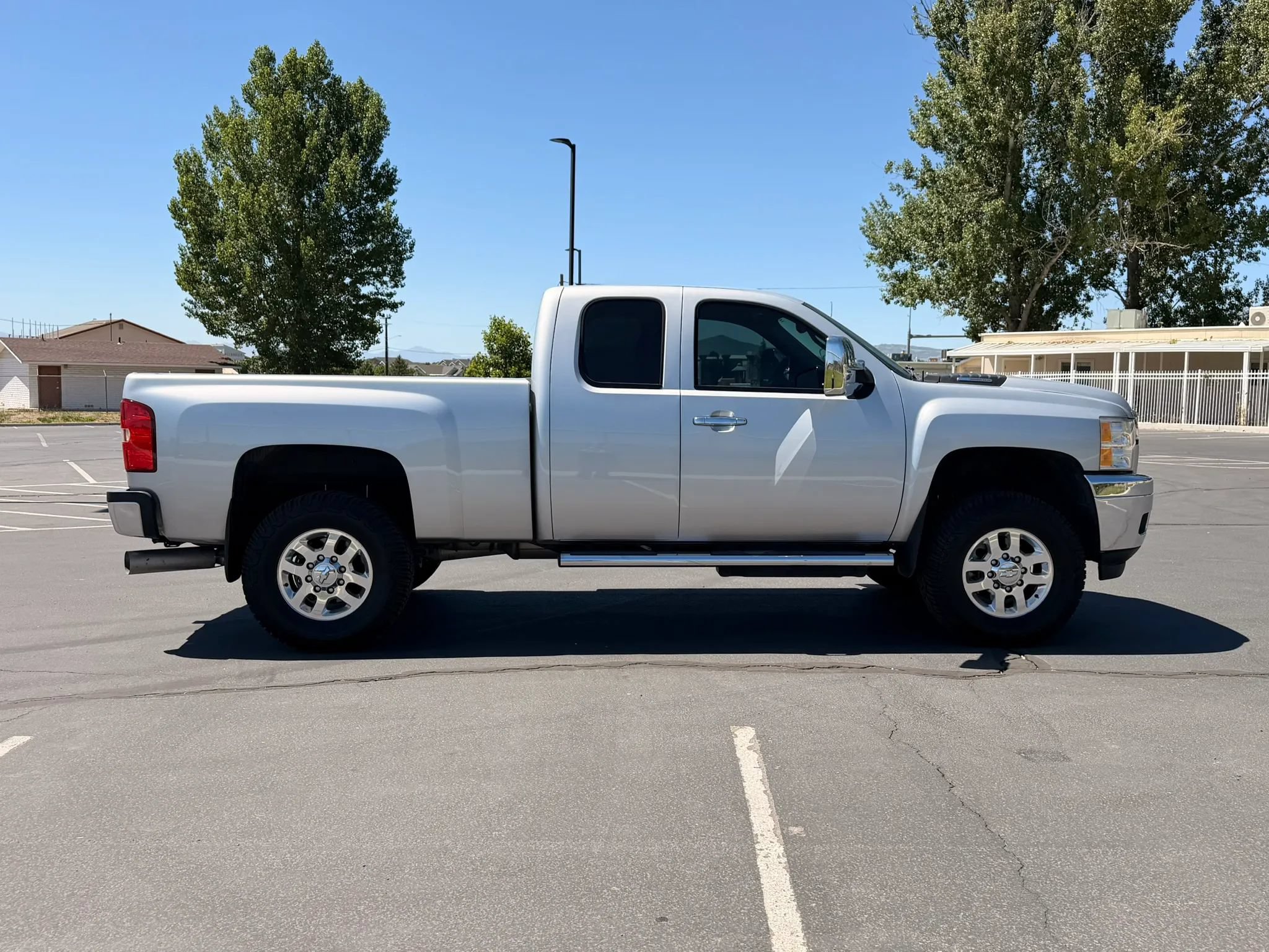 Used 2013 Chevrolet Silverado 2500 LT w/ Interior Plus Package AWD/4WD image 9