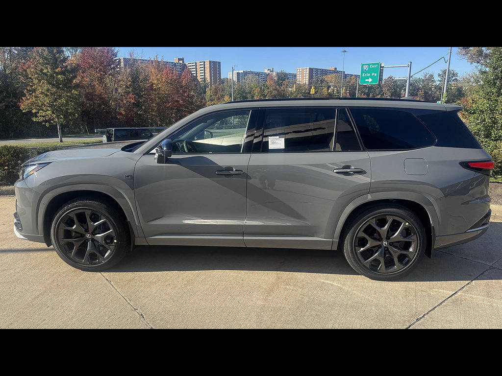 New 2026 Lexus TX 500h AWD w/ Technology Package image 2