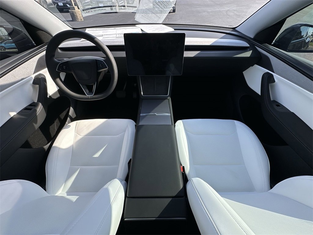 Used 2026 Tesla Model Y Long Range image 21