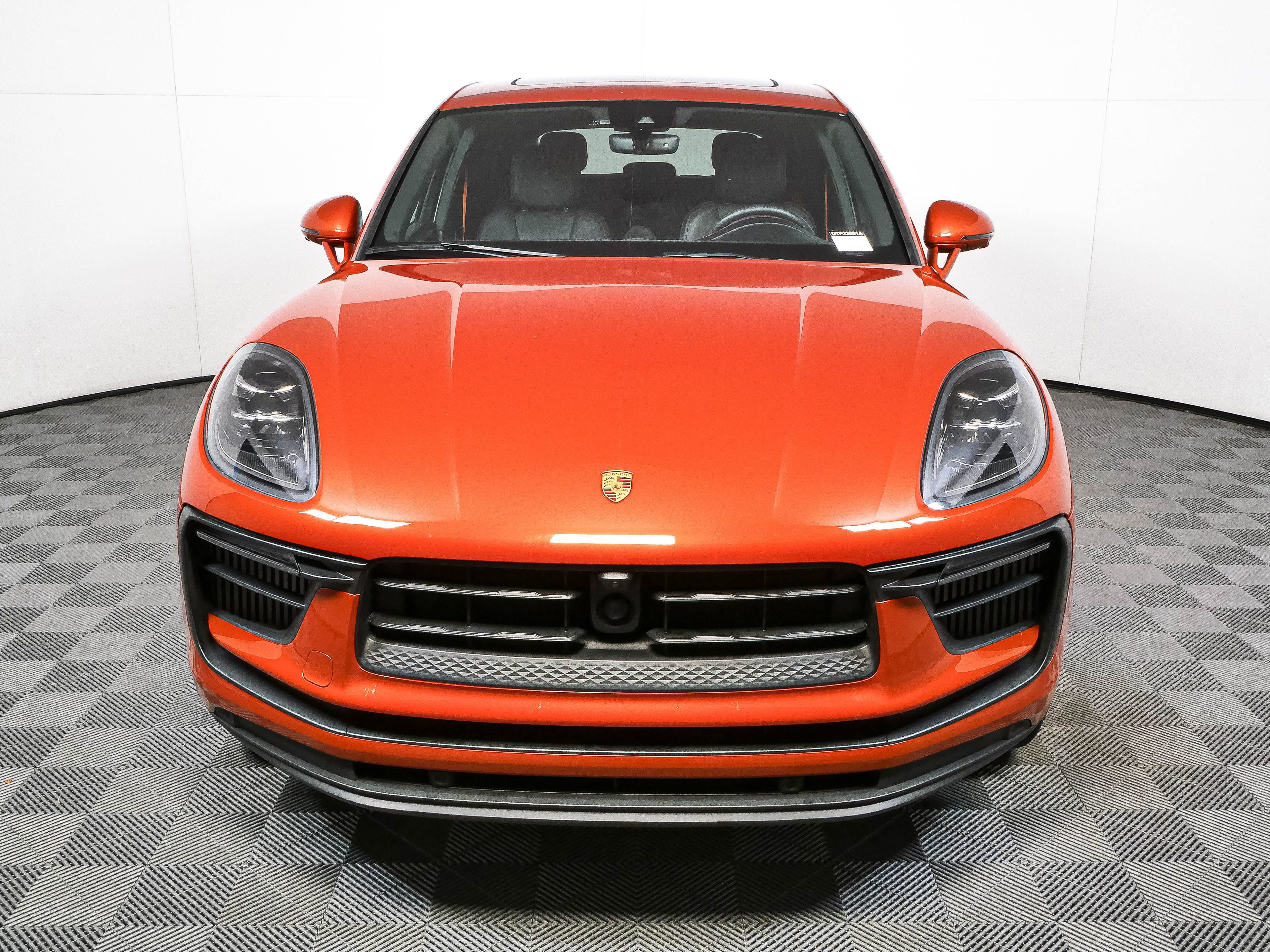 Certified 2024 Porsche Macan S AWD/4WD image 36