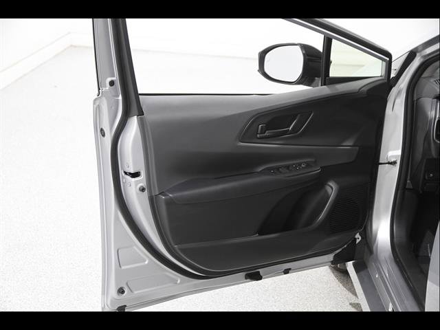 Used 2026 Toyota Prius LE AWD/4WD image 4