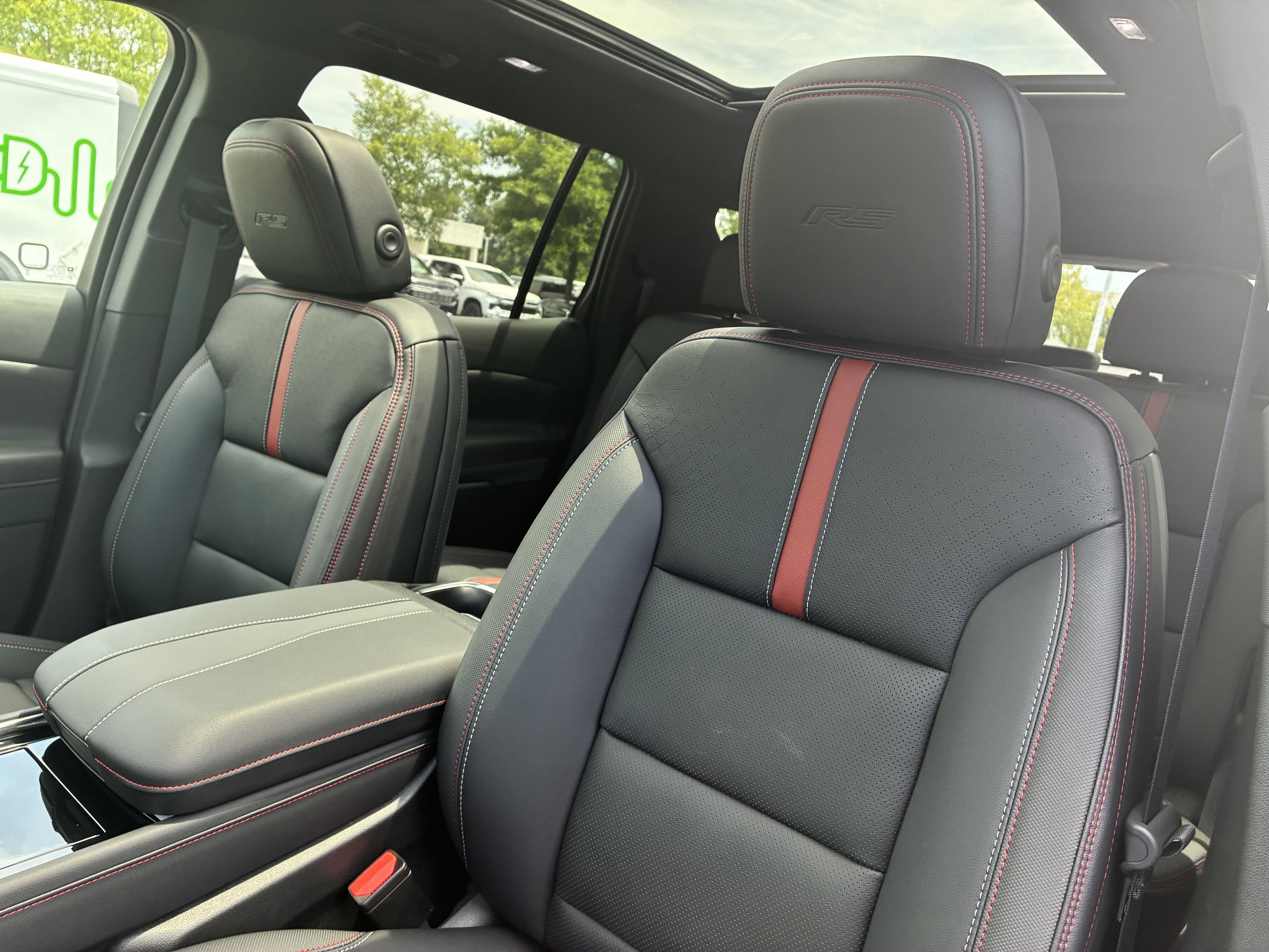 New 2026 Chevrolet Traverse RS w/ LPO, Floor Liner Package AWD/4WD image 23