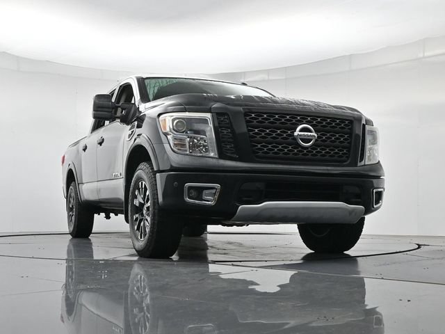 Used 2017 Nissan Titan PRO-4X w/ Pro-4x Convenience Package AWD/4WD image 35