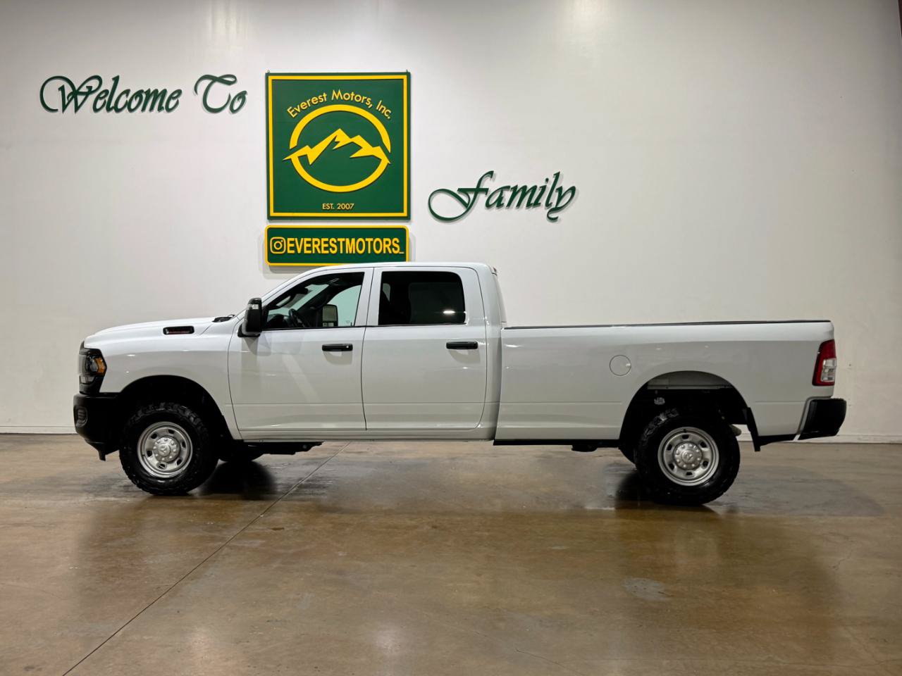 Used 2023 RAM 2500 Tradesman AWD/4WD image 5