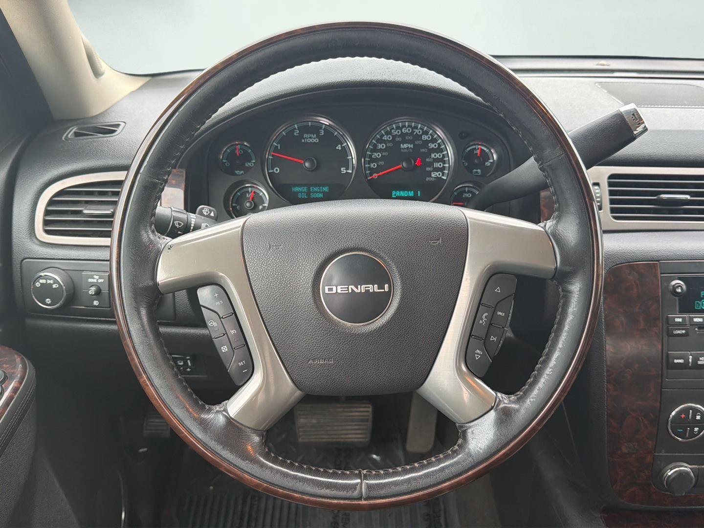 Used 2014 GMC Sierra 2500 Denali w/ Suspension Package, Off-Road AWD/4WD image 12