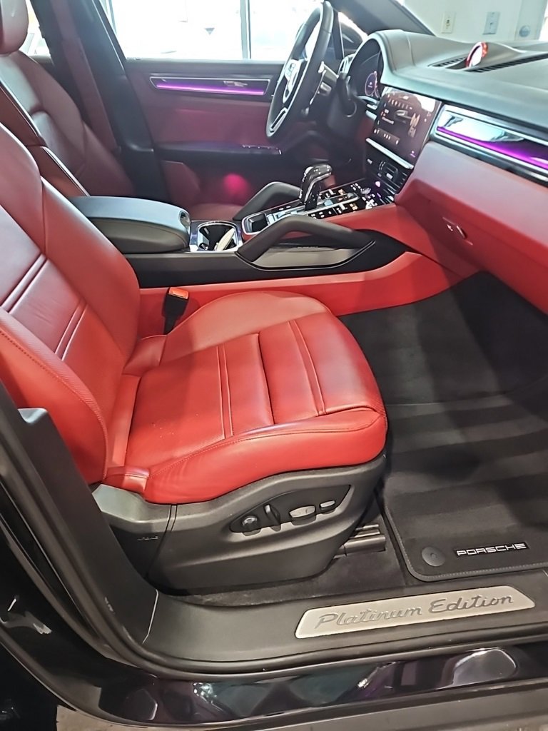 Used 2022 Porsche Cayenne Coupe image 13