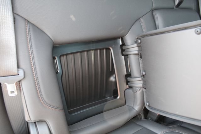 Used 2025 GMC Sierra 2500 AT4 w/ AT4 Premium Plus Package AWD/4WD image 19