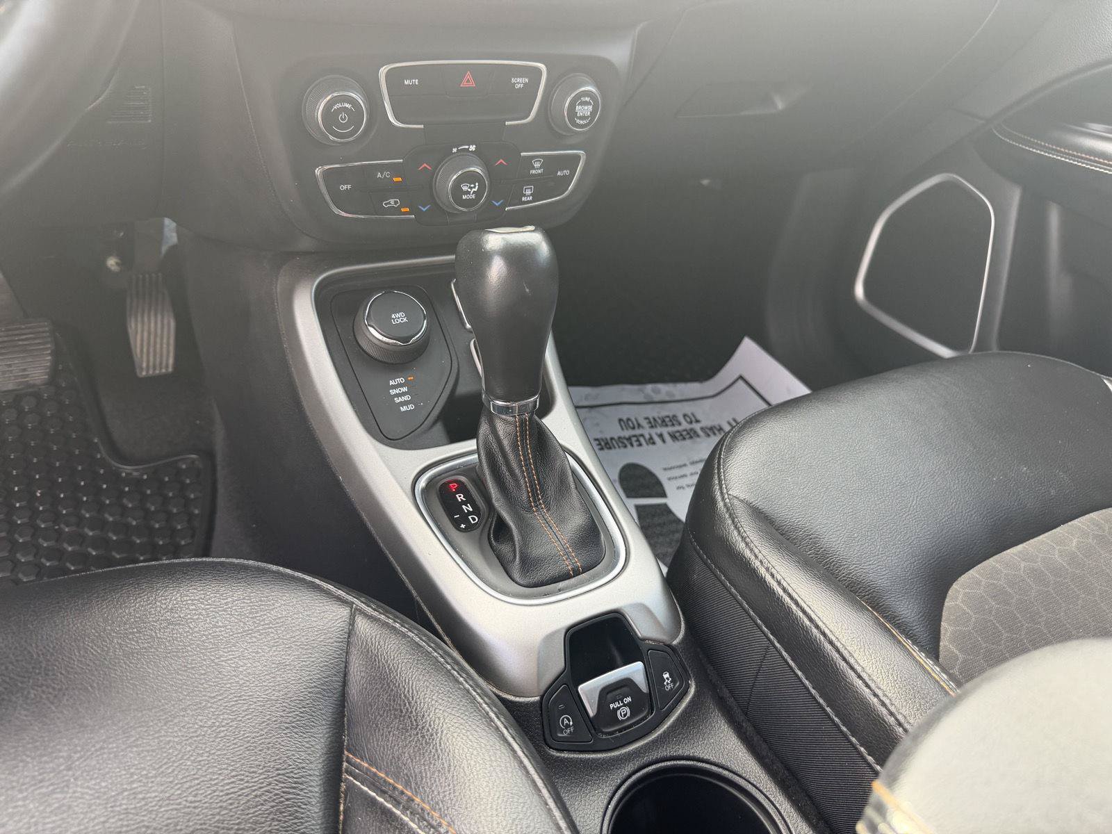 Used 2020 Jeep Compass Latitude w/ Popular Equipment Group AWD/4WD image 18