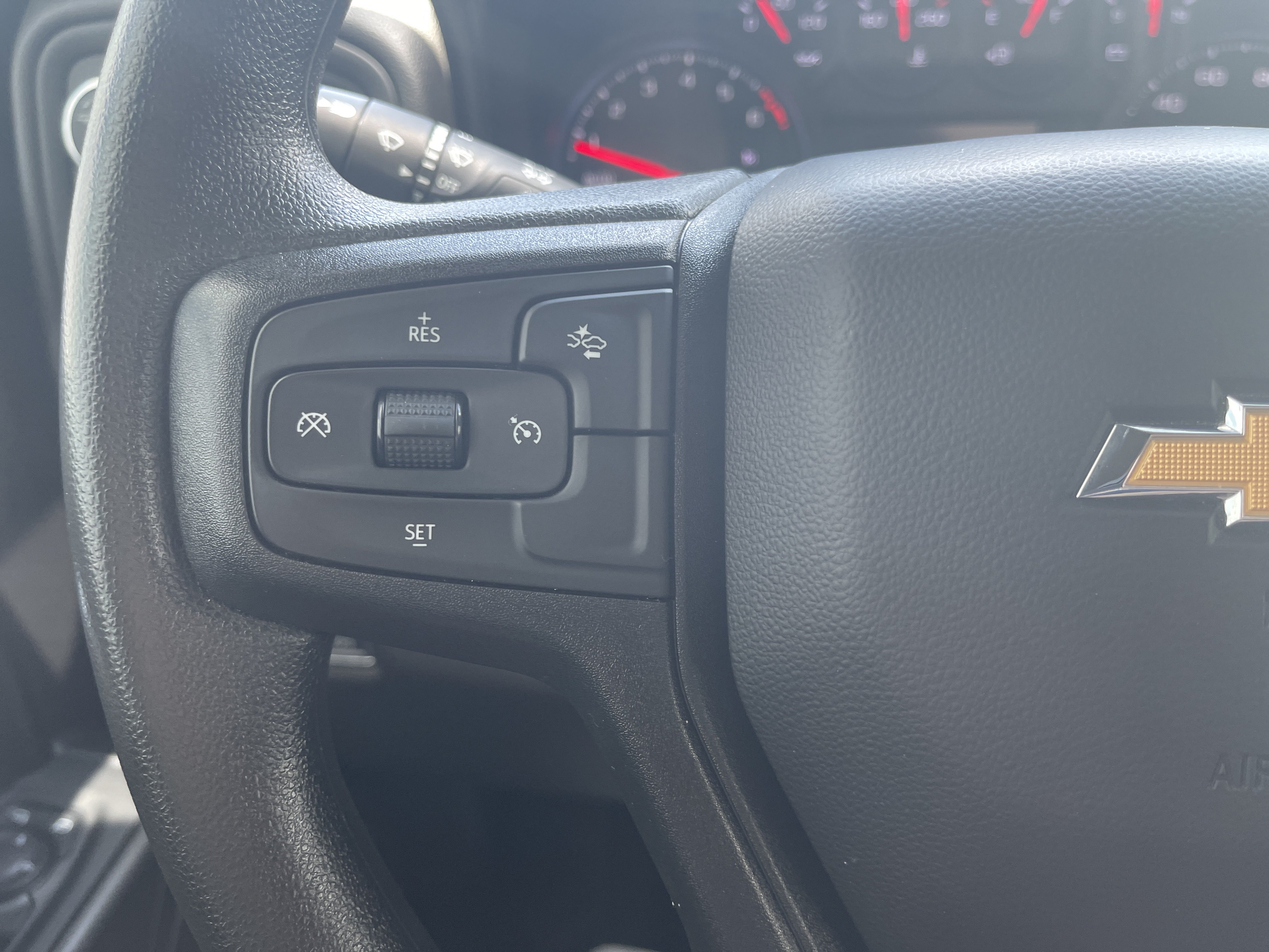 Used 2025 Chevrolet Silverado 1500 Custom w/ Turbomax Blackout Package AWD/4WD image 17