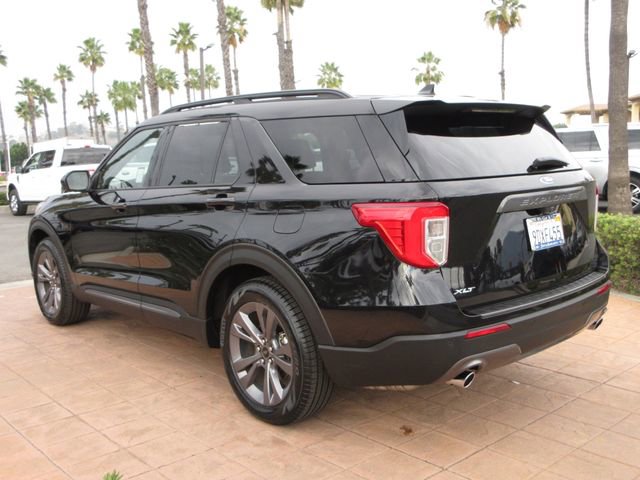 Certified 2022 Ford Explorer XLT w/ Equipment Group 202A image 2