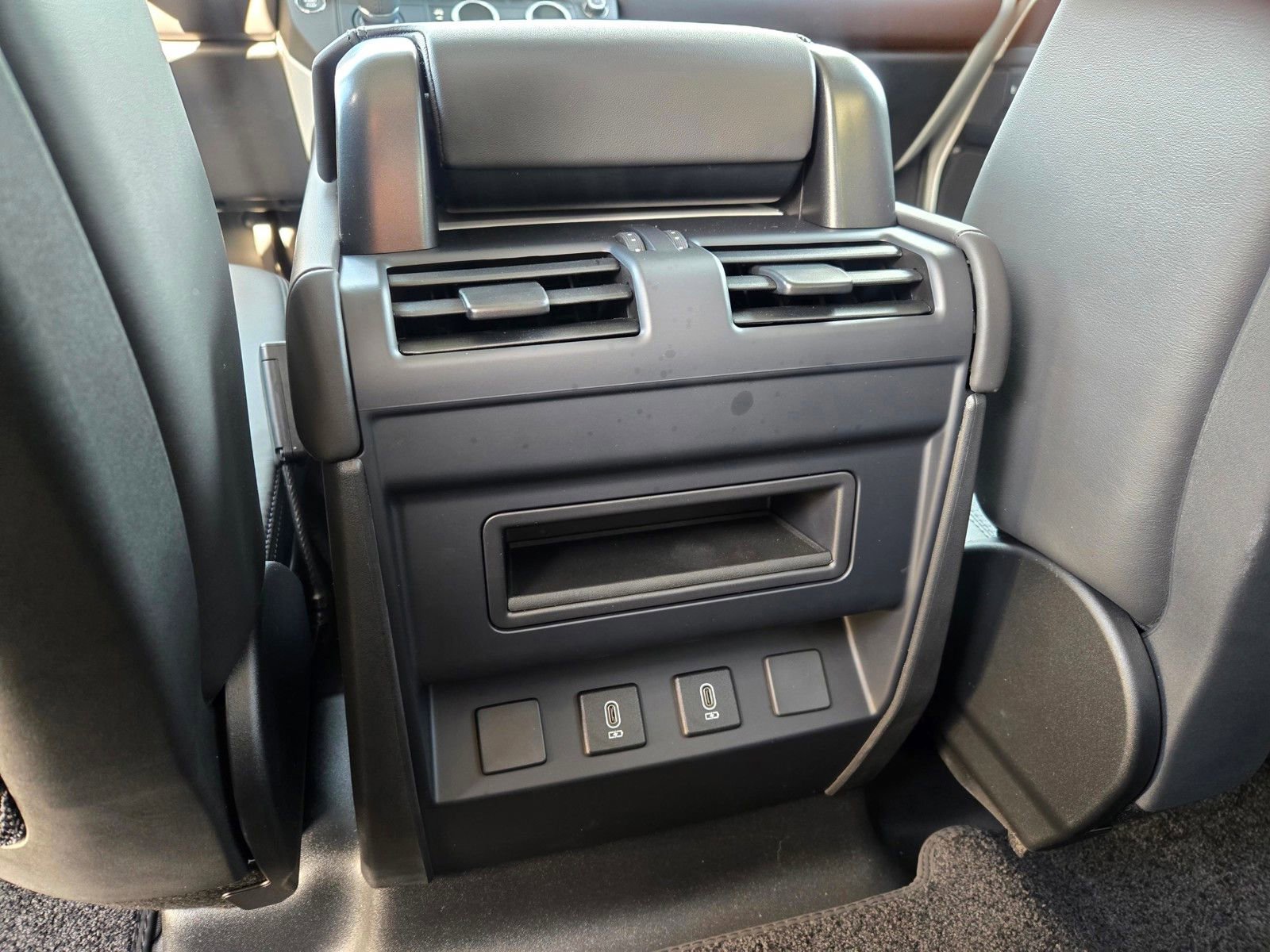 New 2026 Land Rover Defender 110 S AWD/4WD image 8