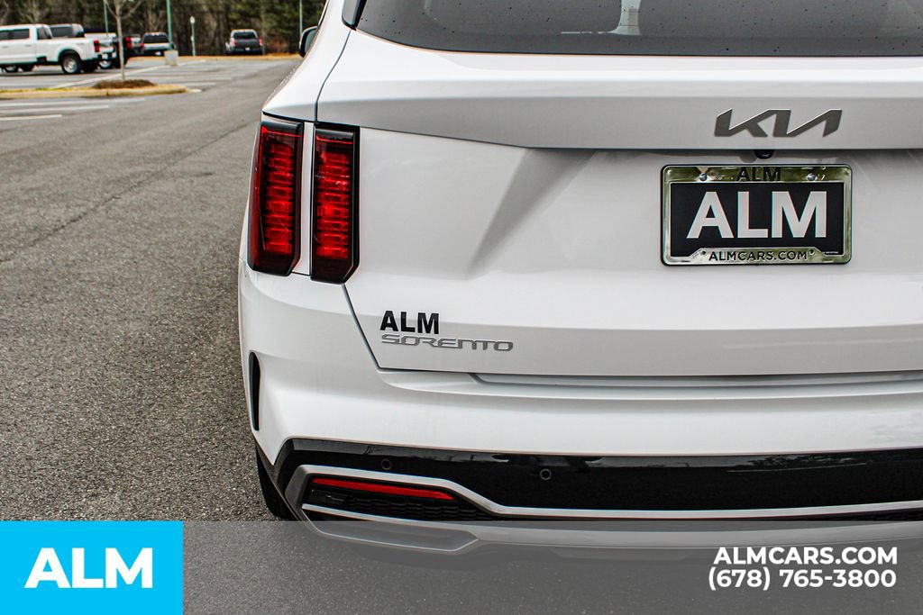 Used 2023 Kia Sorento EX image 12