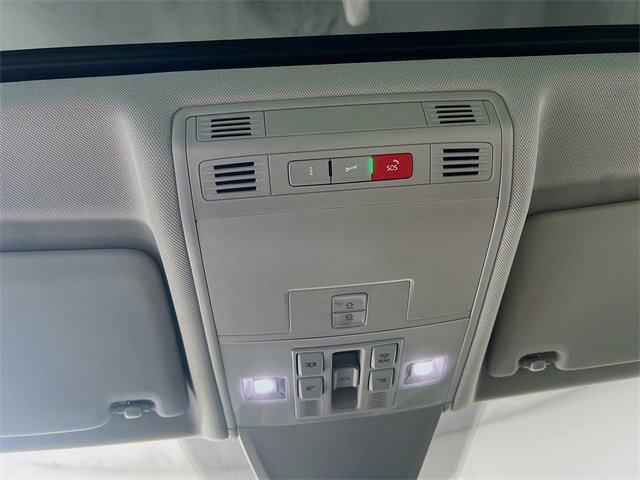 Used 2024 Volkswagen Tiguan SE image 19